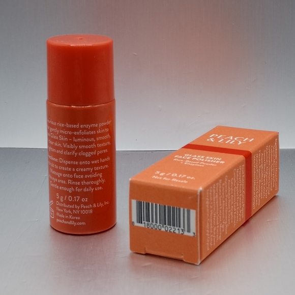 5 For $25 Item🌸 Peach & Lily Glass Skin Face Polisher - Picture 2 of 2